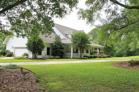 4 Bed/3.5 Bath Waterfront Home for Sale Southwest MS - image 3