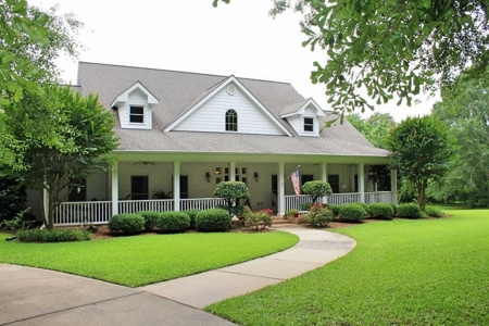 4 Bed/3.5 Bath Waterfront Home for Sale Southwest MS - image 4