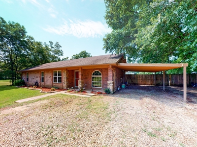Country Home In Town For Sale Blossom Texas Lamar County - image 1