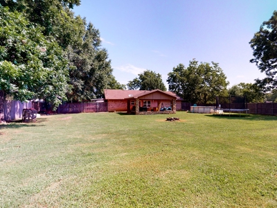 Country Home In Town For Sale Blossom Texas Lamar County - image 18