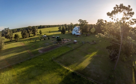 Stunning 3 story home on 25 acres in Chiefland, Florida - image 3