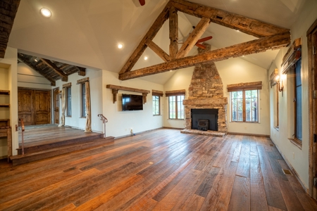 Colorado Mountain Luxury Home For Sale on 13 Acres - image 13