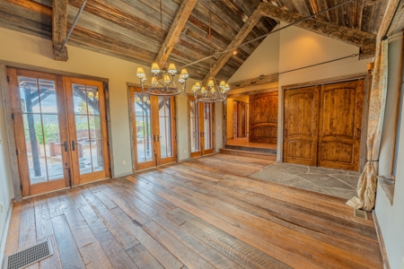 Colorado Mountain Luxury Home For Sale on 13 Acres - image 14