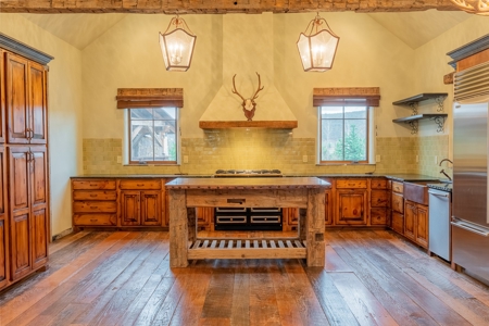 Colorado Mountain Luxury Home For Sale on 13 Acres - image 16