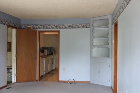 Home with RV Hook-Ups For Sale in Mullinville, Ks - image 25