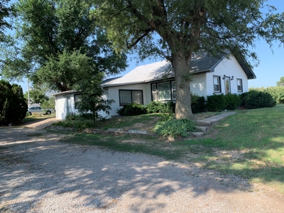 Home with RV Hook-Ups For Sale in Mullinville, Ks - image 16