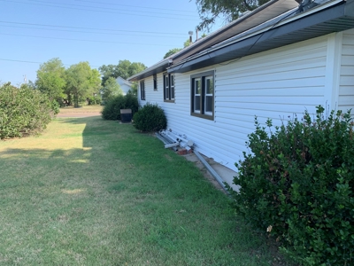 Home with RV Hook-Ups For Sale in Mullinville, Ks - image 15
