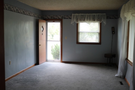 Home with RV Hook-Ups For Sale in Mullinville, Ks - image 30