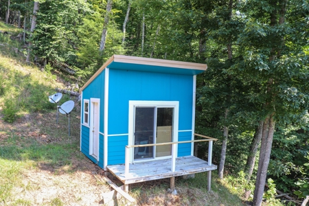 Mountain Home for Sale with Creek Frontage in Max Meadows VA - image 19