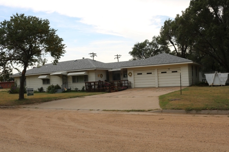 Home For Sale in Protection, Ks. - image 39