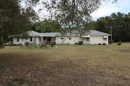 Home For Sale in Protection, Ks. - image 41