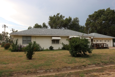 Home For Sale in Protection, Ks. - image 44