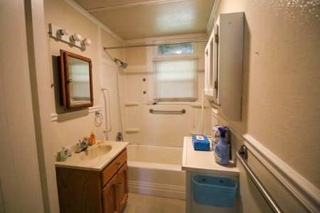 Online Auction * Edgerton, Missouri * Investment Home - image 18
