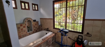 Mountain Community House For Sale In Altos Del Maria, Panama - image 48