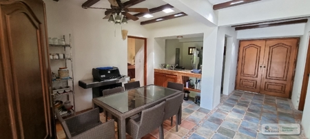 Mountain Community House For Sale In Altos Del Maria, Panama - image 1
