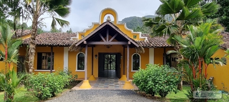 Mountain Community House For Sale In Altos Del Maria, Panama - image 15