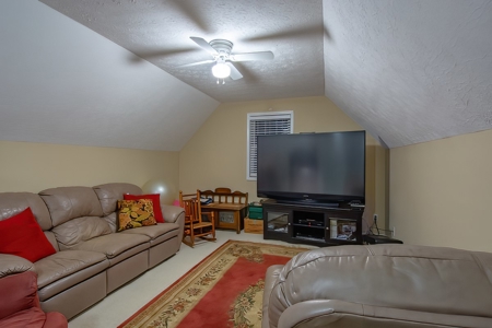 Pending Country Home on 18.27 +/- Acres in Monroe Co, KY - image 14