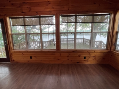 Tennesee River Front Home For Sale In Hardin County - image 5