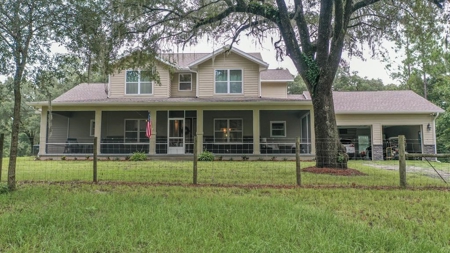 Lavish Living In Winding River Subdivision! - image 1
