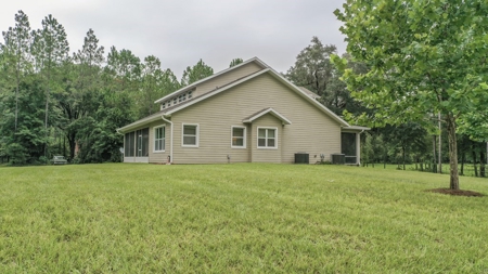 Lavish Living In Winding River Subdivision! - image 7