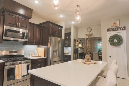 Lavish Living In Winding River Subdivision! - image 19