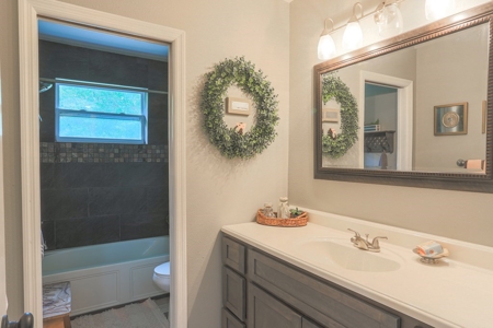 Lavish Living In Winding River Subdivision! - image 43