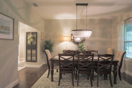 Lavish Living In Winding River Subdivision! - image 15