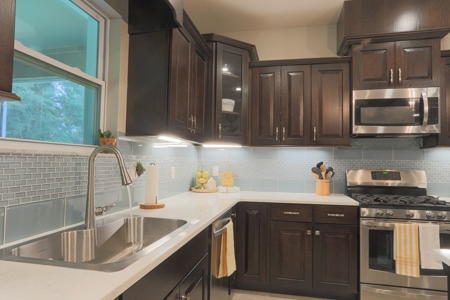 Lavish Living In Winding River Subdivision! - image 20