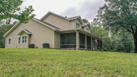 Lavish Living In Winding River Subdivision! - image 2