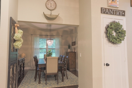 Lavish Living In Winding River Subdivision! - image 16