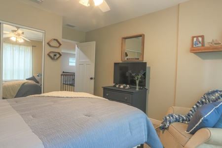 Lavish Living In Winding River Subdivision! - image 38