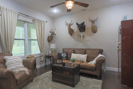 Lavish Living In Winding River Subdivision! - image 24