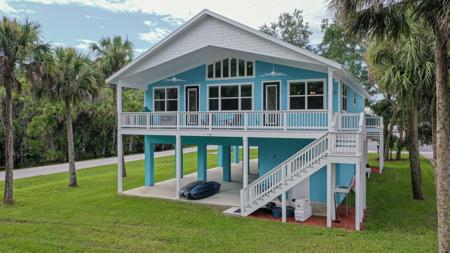 Waterfront Home in Crystal River, Fl - image 3