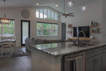 Waterfront Home in Crystal River, Fl - image 9