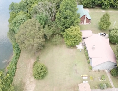 White River Front Home in the Ozark Mountains - image 40