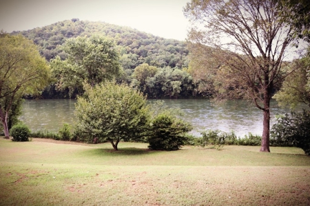 White River Front Home in the Ozark Mountains - image 6