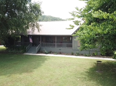 White River Front Home in the Ozark Mountains - image 44