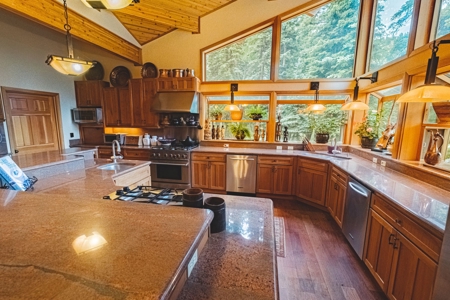 Colorado waterfront mountain luxury home - image 45