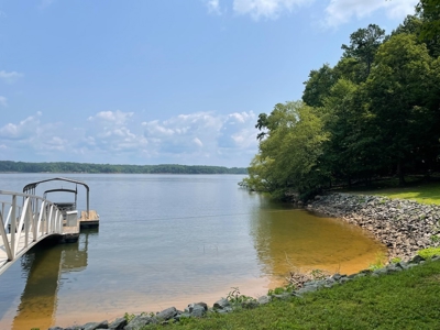 Waters View On Kerr Lake, VA - image 7