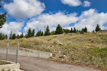 Large House in Butte, MT Mountain views - image 37
