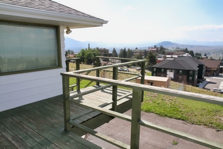 Large House in Butte, MT Mountain views - image 3