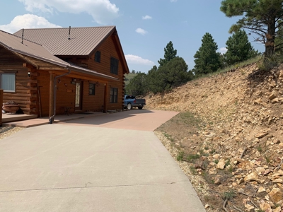 Custom Real Log Home with Amazing Views! - image 8