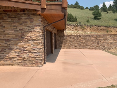 Custom Real Log Home with Amazing Views! - image 20