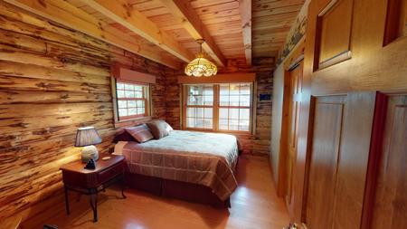 Lakefront Log Home for Sale - image 14