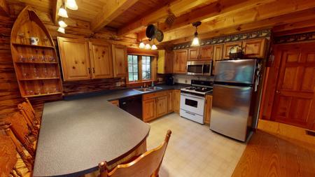 Lakefront Log Home for Sale - image 10