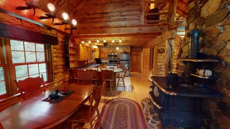 Lakefront Log Home for Sale - image 8