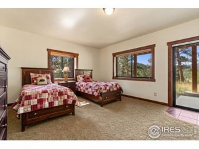 Beautiful Views From This Mountain Home - image 18