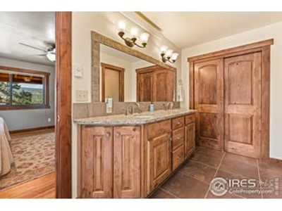 Beautiful Views From This Mountain Home - image 15