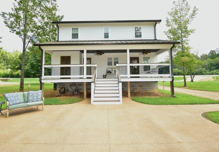 Tennessee River 4 bedroom 2 bath Home 10Ac $399,900 - image 4