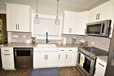 Tennessee River 4 bedroom 2 bath Home 10Ac $399,900 - image 5